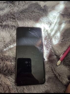 Samsung S21 Fe (Broken Screen)